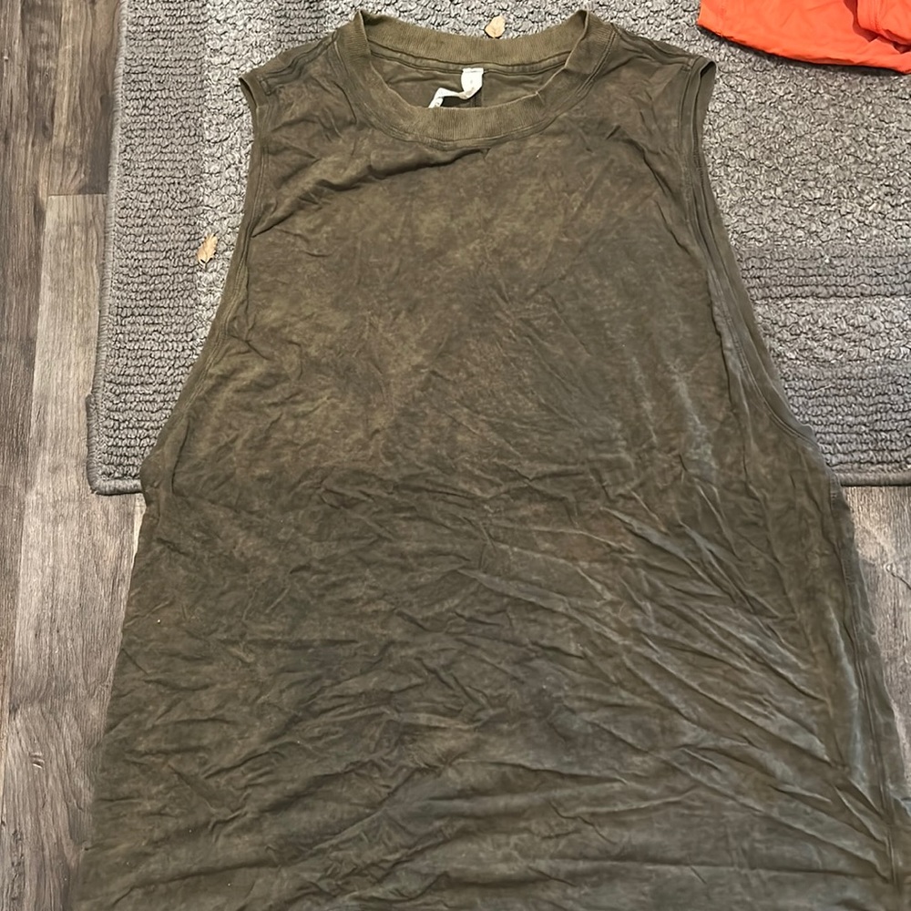 Align tank size 8. These are all in very shape!